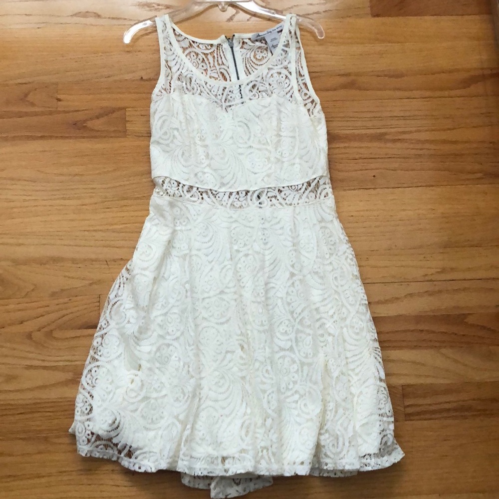 WHITE LACE GRADUATION DRESS (excluded)